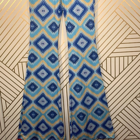 Intermix Geometric Print Wide Leg Pants in Blue - Picture 4 of 8